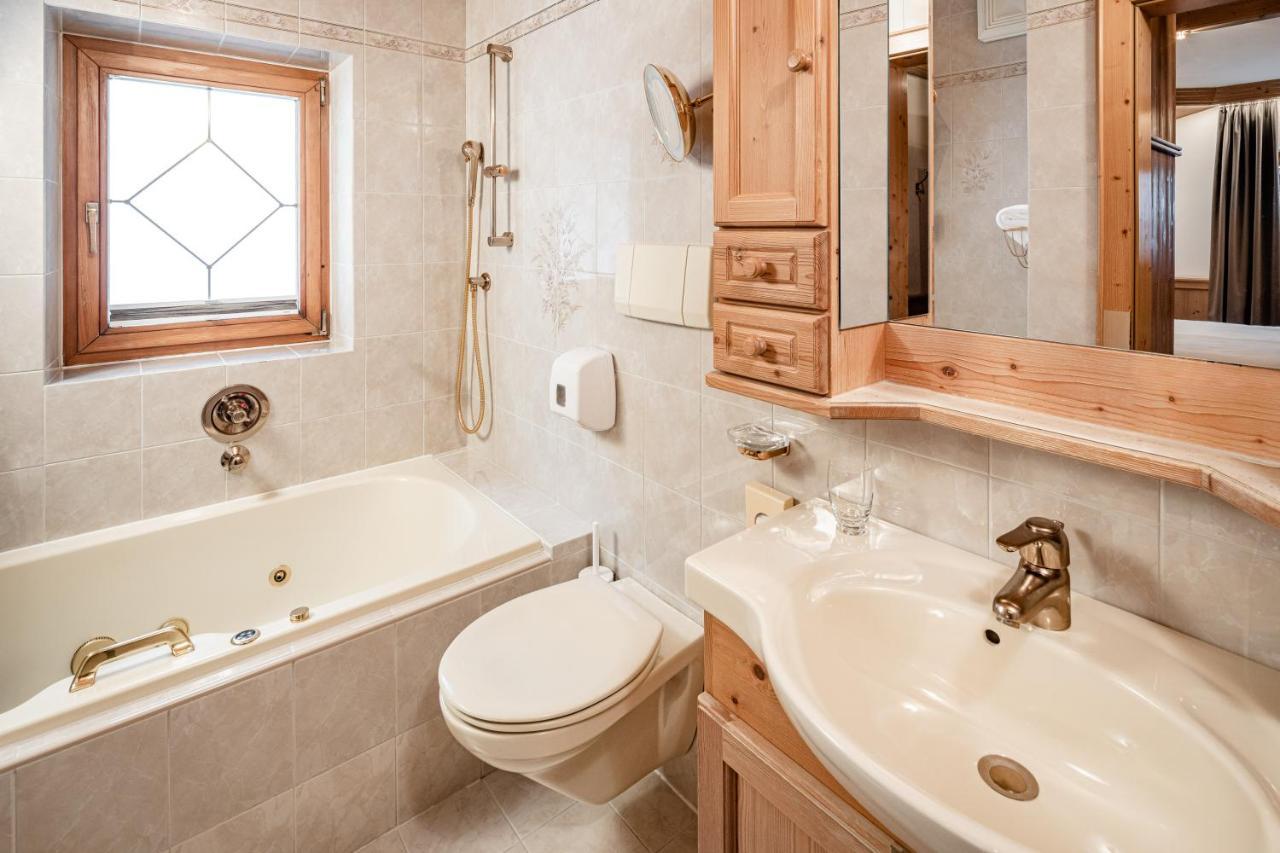 Suites Hotel Garden Сельва-ди-Валь-Гардена Экстерьер фото